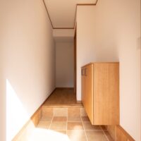 南欧風の三角屋根が映えるお家　【注文住宅　事例】