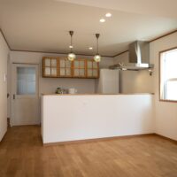 南欧風の三角屋根が映えるお家　【注文住宅　事例】