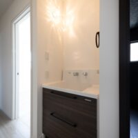 木目と光のあたたかみを感じるお家　【注文住宅　事例】